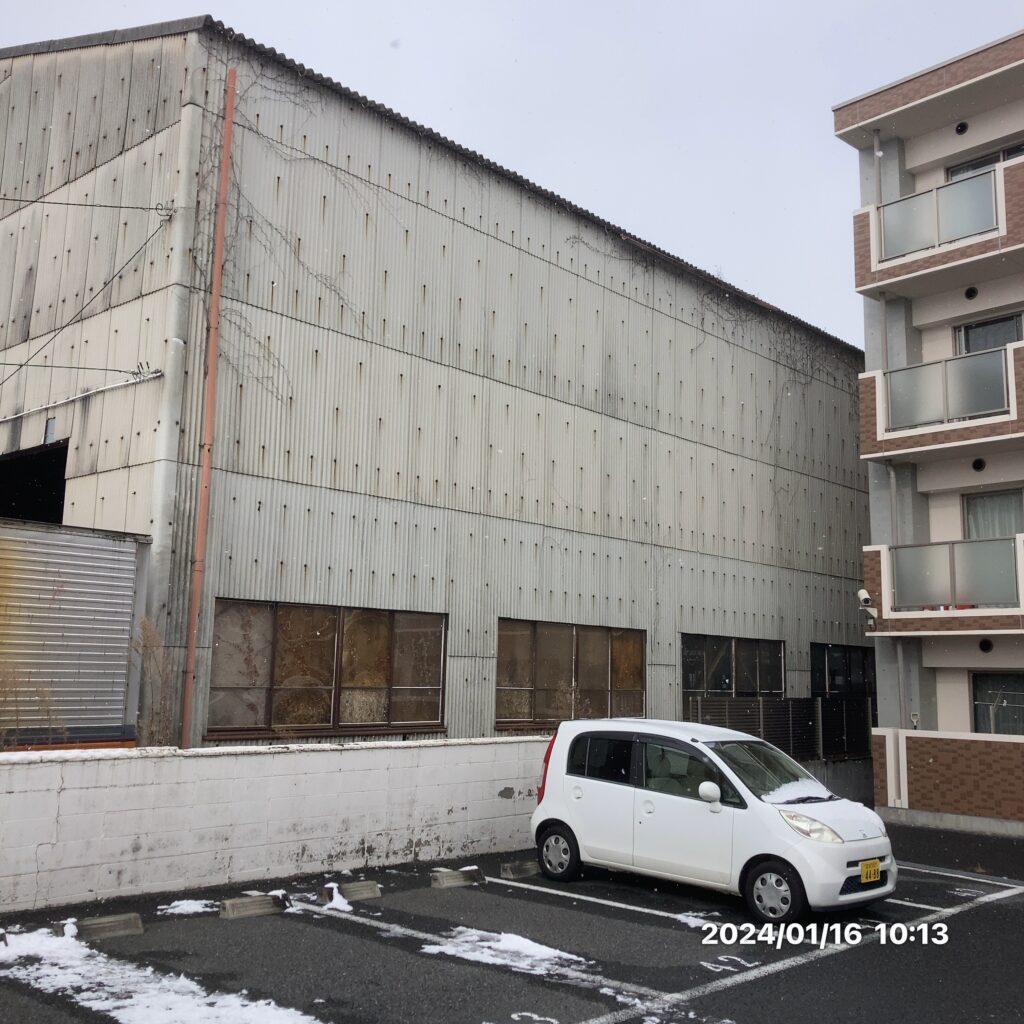 工場の雨樋交換